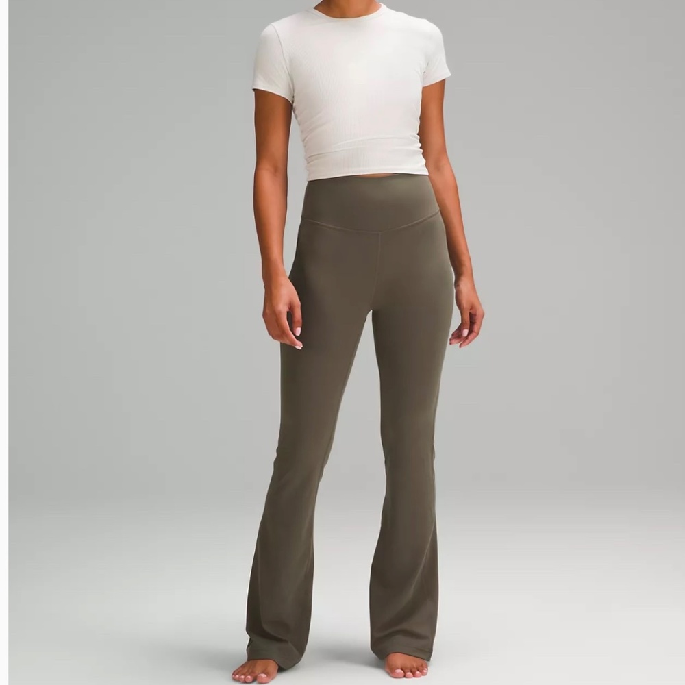 NWT- Lululemon Groove Nulu Super-High-Rise Flared Pant size 2